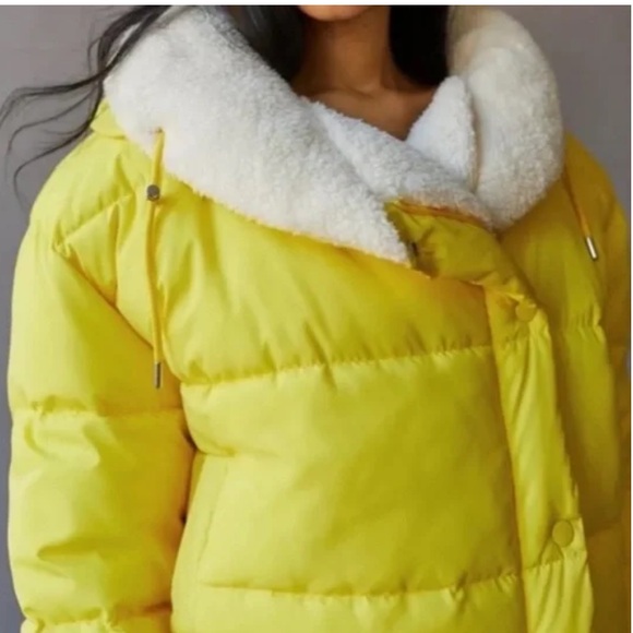 BDG Yellow Puffer Jacket with White Collar - Picture 4 of 11